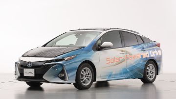 Toyota adapta un Prius para circularlo en Japón utilizando solamente la energía del sol
