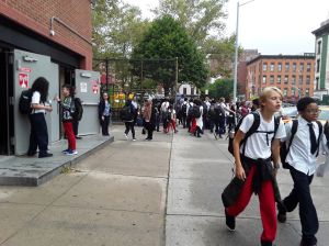 Escuelas de Nueva York permanecerán cerradas lo que queda del año escolar por coronavirus