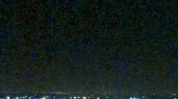 El incendio se presentó entre las calles 1975 E y 7th.