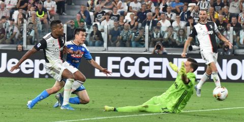 La prensa italiana no se tentó el corazón a la hora de calificar a Hirving "Chucky" Lozano.