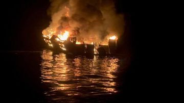 Embarcación se incendió.