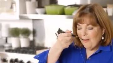 Acusan a Ina Garten de destrozar la receta de este platillo mexicano.