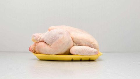 cr-health-inlinehero-washing-raw-chicken-0819