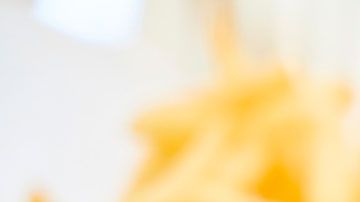 Puedes festejar este día comiendo una hamburguesa gratis o a un precio bajísimo.