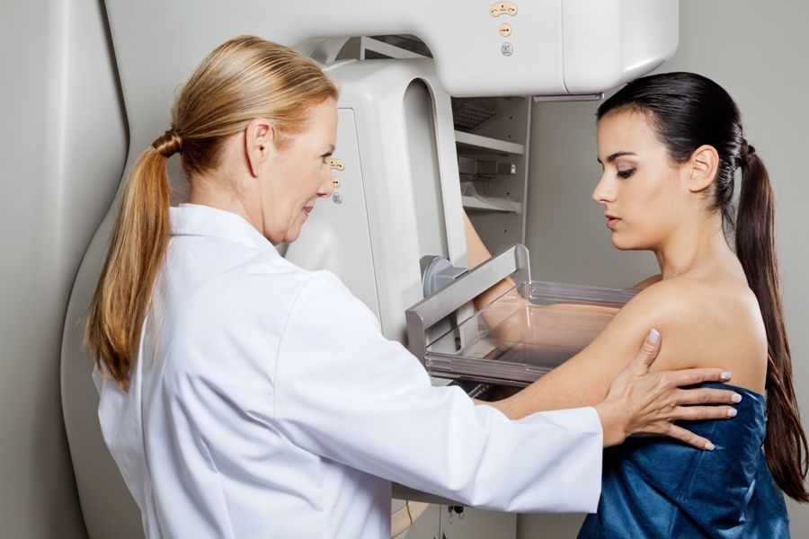 ¿Qué cosas debemos hacer antes de realizarnos una mamografía?