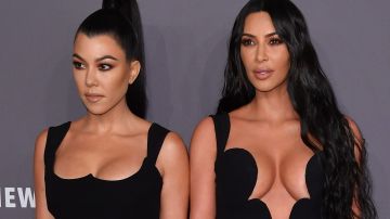 Kourtney y Kim Kardashian. (Getty Images)