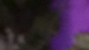 Cindy Bruna, Neymar y Kylian Mbappé posando en el cumpleaños de la modelo.