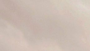 El Skywalk, en forma de herradura, se adentra 70 pies sobre el río Colorado.