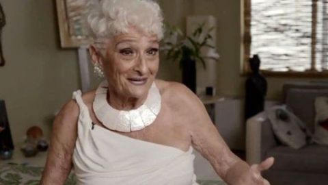 Hattie tiene 83 años y sale con hombres más jóvenes que ella.