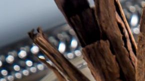 El arroz con leche es de los postres más versátiles que pueden existir, debido a lo sutil y equilibrado de sus ingredientes se le pueden agregar increíbles elementos como fruta, especias y frutos secos.