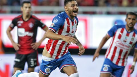 El jugador de las Chivas causó polémica tras anotar  el gol de triunfo ante Atlas