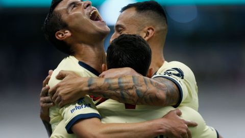 América regresó a la senda del triunfo tras golear a Chivas en el Clásico Nacional.