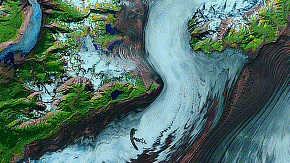 Movimiento del hielo en el Glaciar Malaspina en el sureste de Alaska.