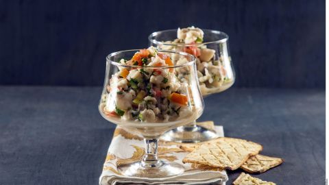 Fresco y sin pretensiones, crea tus propias versiones integrando tus mariscos e ingredientes locales favoritos.
