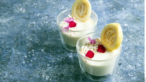 Una de las mejores recomendaciones para cuidar tu salud y peso adecuado, es preparar tus propios postres; de esta manera podrás utilizar ingredientes saludables y con pocas calorías.
