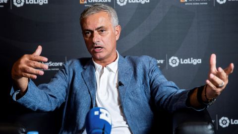 El entrenador de fútbol portugués José Mourinho durante una entrevista con la Agencia Efe.