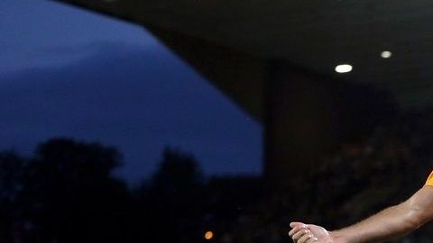 Raúl Jiménez disputó 80 minutos en el triunfo del Wolverhampton sobre el Watford.