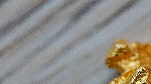 El oro es un buen conductor de la electricidad, por lo que se usa en muchos aparatos.