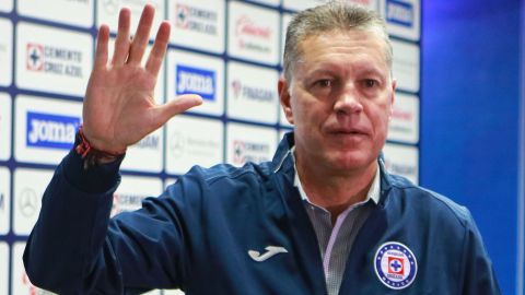 Ricardo Pelaez dejará la dirección deportiva del equipo debido a que no pudo decidir a su nuevo técnico.
