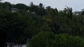 La playa de Puerto Escondido parece que se hundió debido fenómeno, conocido como pleamar.