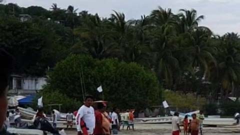 La playa de Puerto Escondido parece que se hundió debido fenómeno, conocido como pleamar.