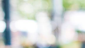 Si te gusta andar estrenando ropa constantemente, es posible que te convenga más rentar que comprar.