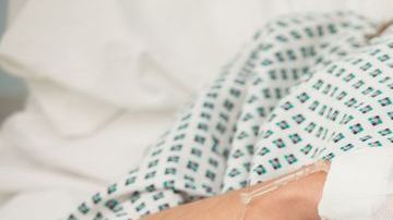 Un calmante para los dientes causó la coloración azulada.