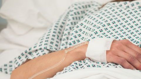 Un calmante para los dientes causó la coloración azulada.