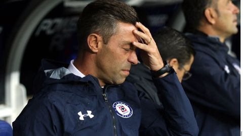 Caixhina fue cesado como DT del Cruz Azul
