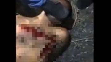 VIDEO Cártel de Los Viagras le arranca la piel a supuesto integrante del CJNG