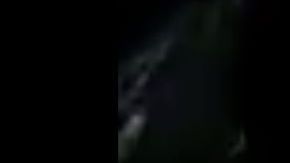 VIDEO: Sicario del Cártel del Noreste se queda dormido mientras vigilaba y su jefe lo despierta a balazos