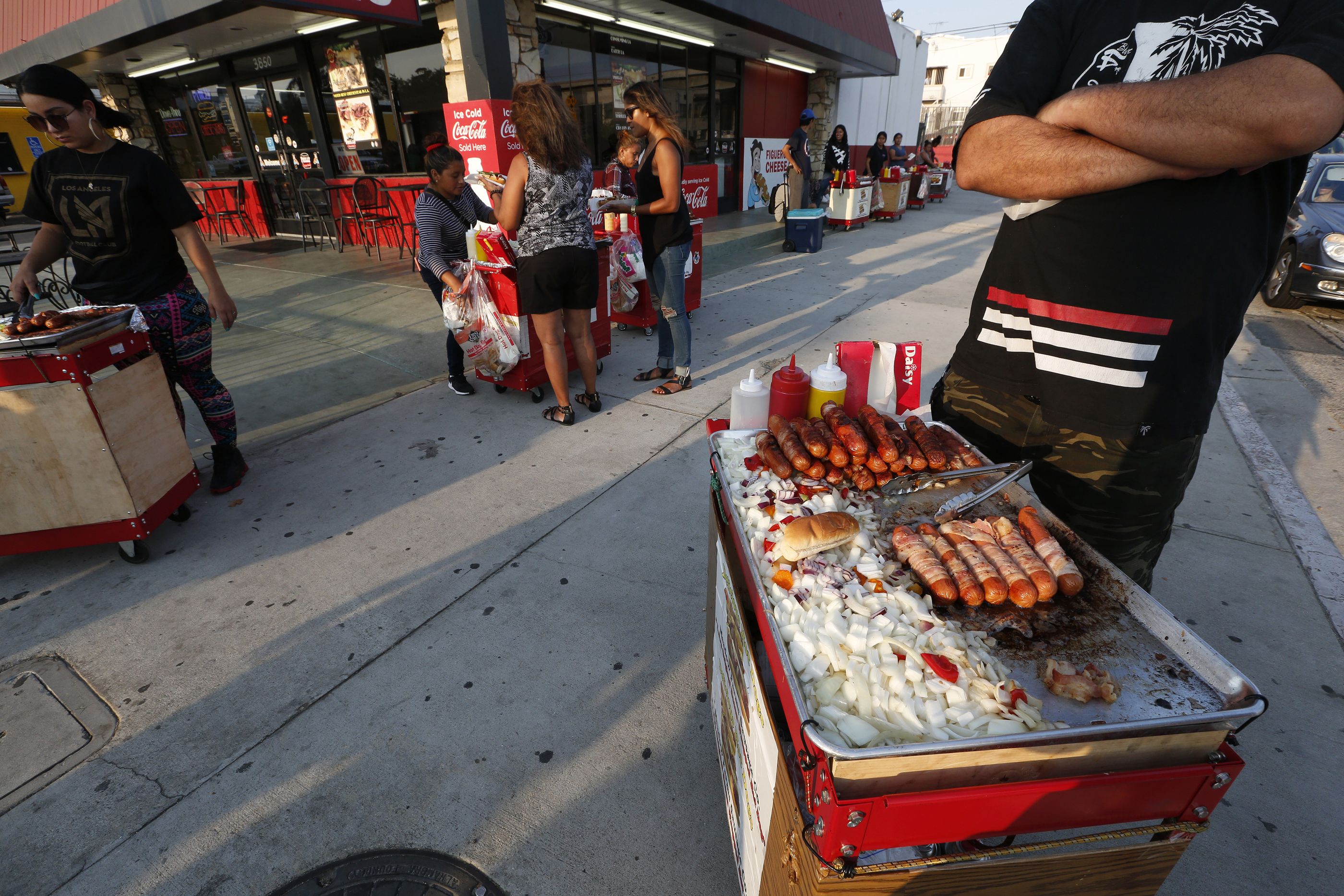 Update: L.A.'s Viral Bacon-Wrapped Hot Dog Street Vendor at Trump Mob  Identified as 'Don Efra' From Puebla ~ L.A. TACO