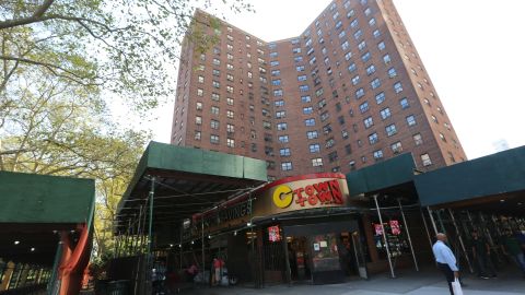 Congresista Nydia Velazquez urge al gobierno federal invertir $32 mil millones en NYCHA.