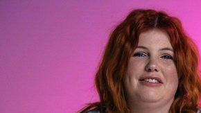 Sadie, Rebekah y Bex sufren endometriosis. En los tres casos los médicos demoraron años en llegar a un diagnóstico.