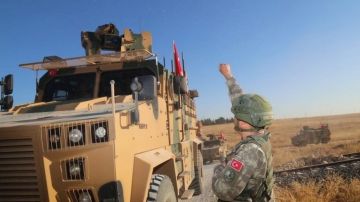 Fuerzas turcas fueron vistas cerca de la ciudad de Tal Abyad.