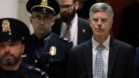 Bill Taylor es una figura clave en la investigación a Trump.