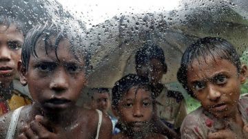 Los rohingya desplazados huyeron principalmente a Bangladesh.