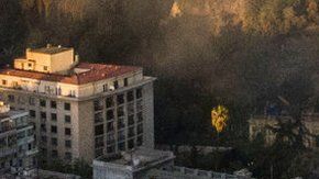 Un gran incendio en el centro de Chile en un día de protestas.