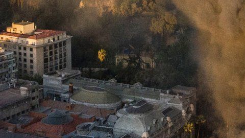 Un gran incendio en el centro de Chile en un día de protestas.