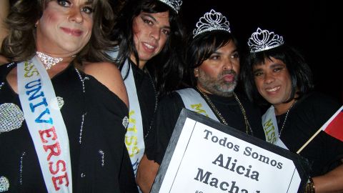 Hispanos de NYC participan y protestan en Halloween