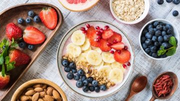 Un buen desayuno involucra entre el 20 y 25% de la ingesta nutricional del día y esta recomendado que contenga entre 300 y 400 calorías.