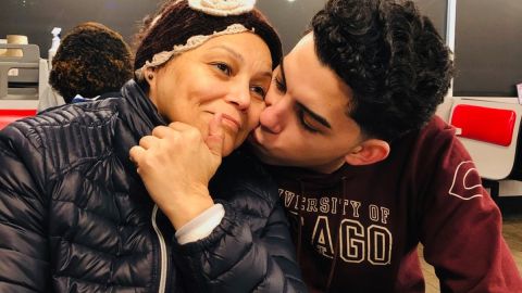Tania Romero y su hijo Cristian Padilla.