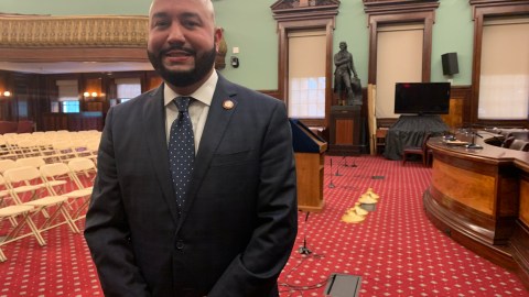 El concejal Rafael Salamanca, presidente del Comité de uso de terrenos del Concejo Municipal, tras aprobar plan para evitar que Rikers vuelva a ser penal