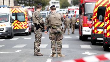 Soldados cerca del lugar del ataque en París.
