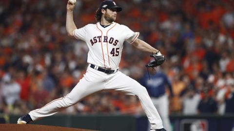 Gerrit Cole ponchó a 15 y se convirtió en el pitcher con más ponches en un juego de playoffs en la historia de los Astros.