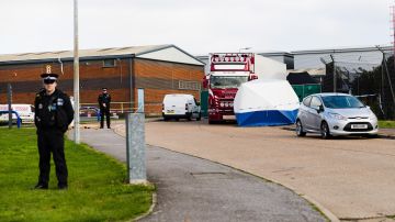 La policía británica investiga el hallazgo  de 39 cadáveres en un camión frigorífico