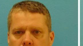 El sospechoso James E. Rigsby, de 50 años, fue encarcelado el domingo bajo un cargo de asesinato.