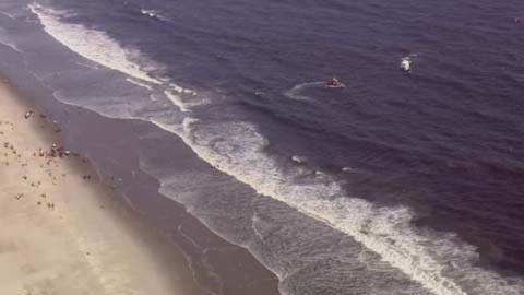 Los menores desaparecieron mientras nadaban por la playa de la calle 96.
