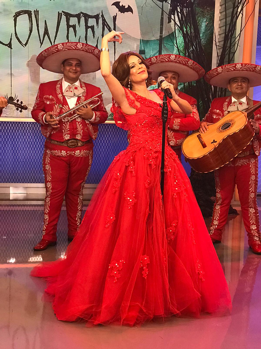 Karla Martínez como Rocío Durcal