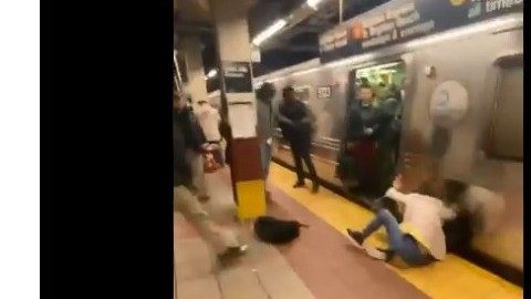 La víctima terminó en el suelo